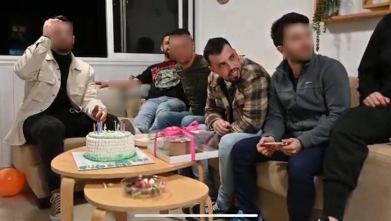 נועם אלימלך חייל בודד של המרכז לחיילים בודדים לזכר מייקל לוין ביום הולדתו ב2023 שחגגו לו מעוצמה לחייל - צילום עוצמה לחייל (5)