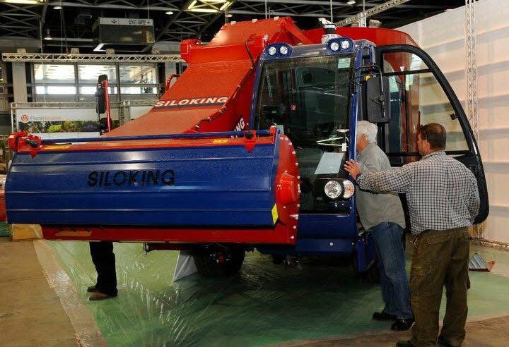 PHOTO-2025-12-04-10-56-41