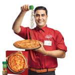 דור אלון במקפיין חדש בכיכובו של ראמזי עם תבלין ראמז אל חנות שהשיקו ברשת ומחלקים חינם בקניית פיצה צילום יחצ